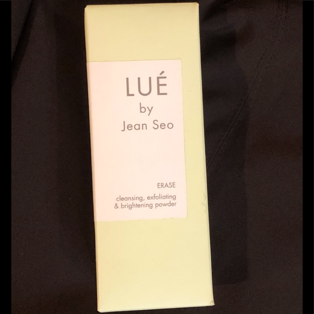 LUÉ by Jean Seo